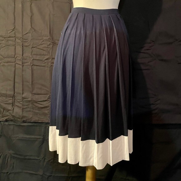 Anne Klein Navy Blue White Pleated Knit Skirt M NWT - Picture 1 of 5